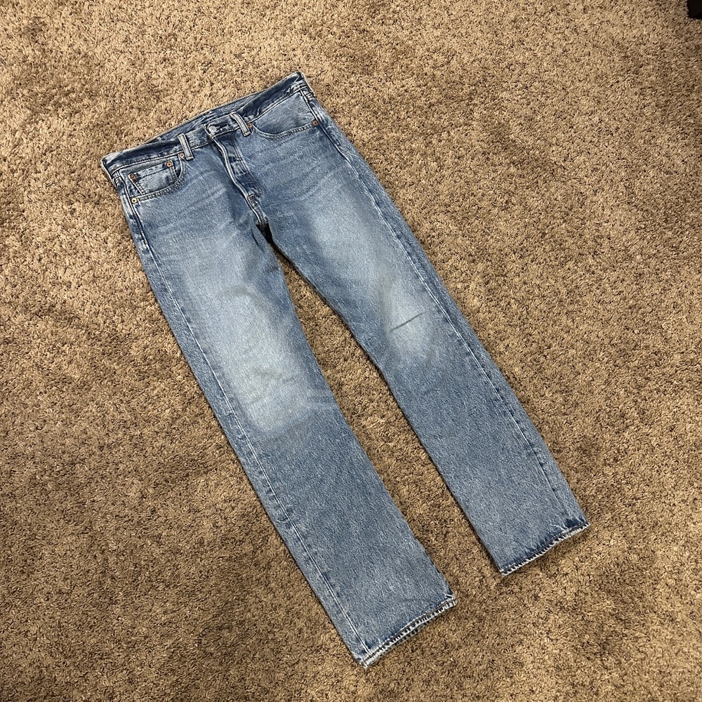Levi's 501 32x32 Medium / Light Wash
